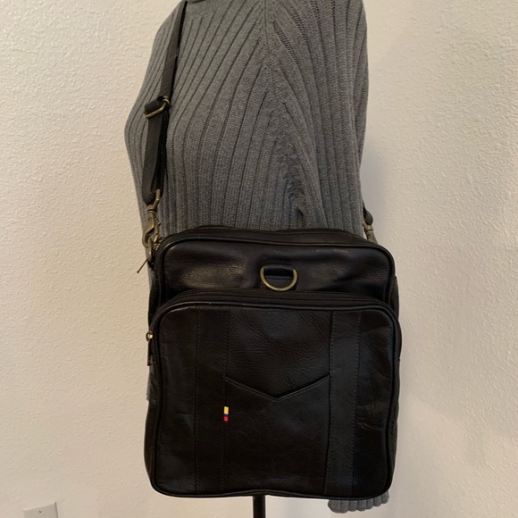 Vintage Convertible Leather Duffle / Messenger Bag | Made in Columbia - Picture 12 of 15